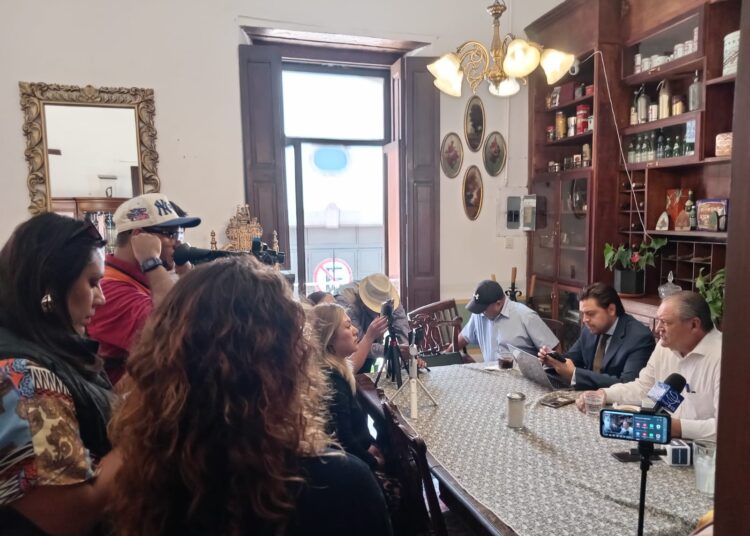 Desacata David Monreal mandato judicial para el retiro de maquinaria del segundo piso