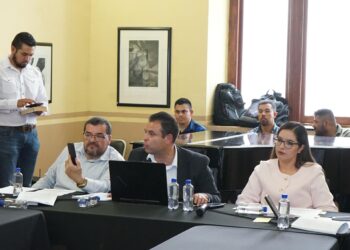 Presidencia otorga permisos indiscriminadamente para bares en Centro Histórico; vecinos reclaman