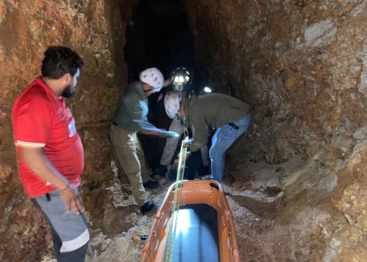 Rescatan de un antiguo tiro de mina a adolescente de 16 años