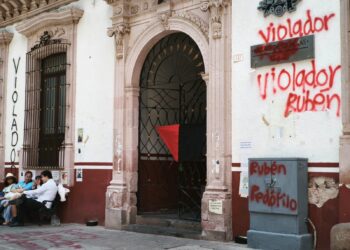 Rector Armando Flores no rescinde contrato a Rubén Ibarra; toman Rectoría UAZ