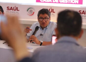 Saúl Monreal gestiona apoyo en salud para Zacatecas, pero Zoé Robledo no le da cita