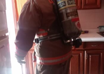 Mujer se intoxica al mezclar cloro con sosa cáustica