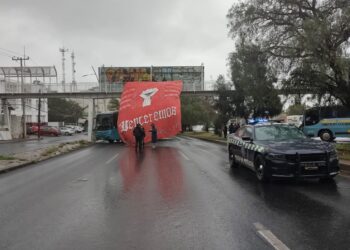 Sanmarqueños bloquearon el bulevar; demandan pago de 4 MDP de adeudo en becas