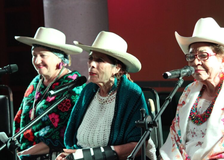 El canto cardenche, llena la atmósfera de sentimiento, historia y profundidad del corrido