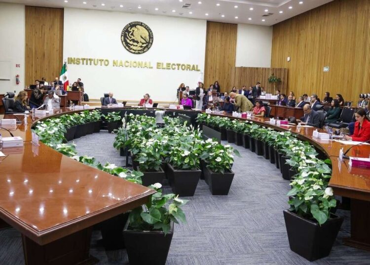 Tras la puerta del poder: Faltó un solo voto para que INE anulara la elección judicial