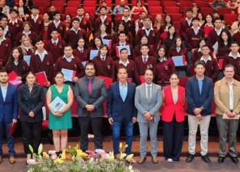 Egresan 57 jóvenes del Cecytez, vinculados al sector productivo zacatecano