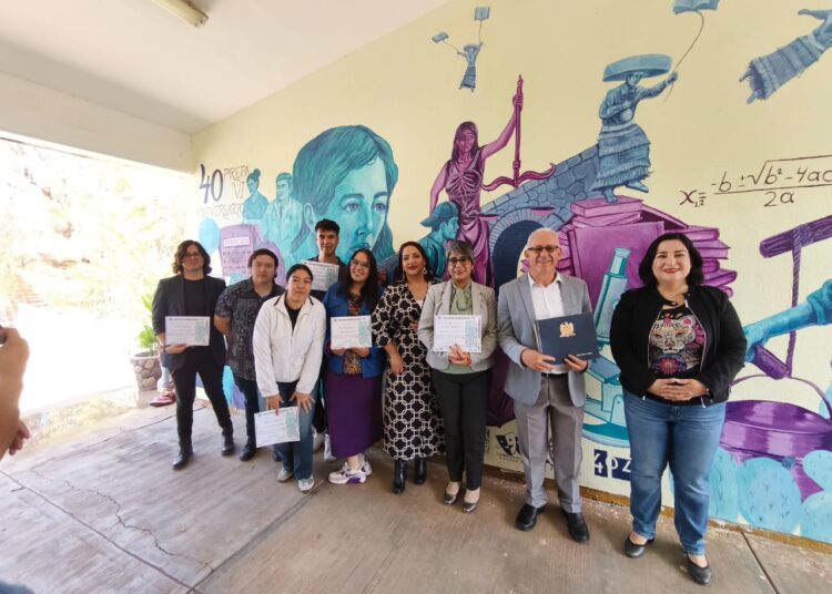 Coordinación del Área de Arte y Cultura entregó mural a Prepa 6 de Trancoso UAZ