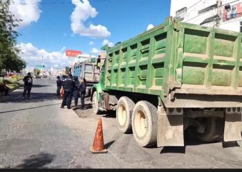 Materialistas de la CATEM, bloquean calles en Guadalupe; exigen participar en bacheo