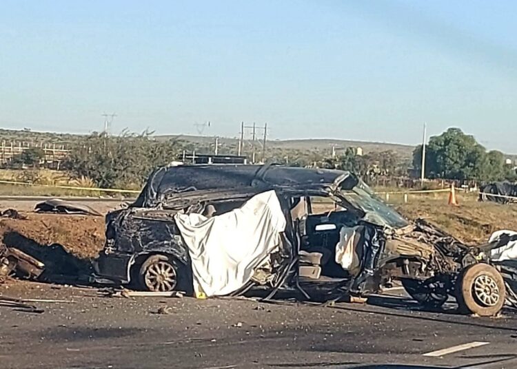 Accidente carretero provoca tres personas muertas en Fresnillo