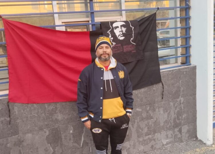 Bloquean acceso a Prepa Dos UAZ; denuncia docente problema de cargas de trabajo