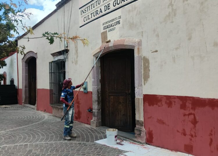 Ayuntamiento de Guadalupe le da mantenimiento a edificios para preservar su originalidad