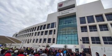 Maestros de la 58 del SNTE bloquearon bulevar y mantienen plantón en SEFIN