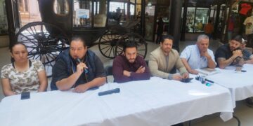 No podemos darnos el lujo de cerrar, dicen antreros a reclamos de vecinos del centro histórico