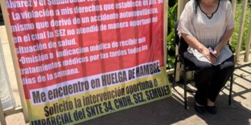 Por acoso laboral, sub directora de la escuela Pedro Ruiz González, inició huelga de hambre
