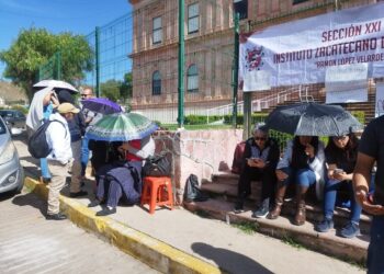 No abandonaremos bloqueos hasta que nos paguen los bonos, dicen trabajadores del IZC