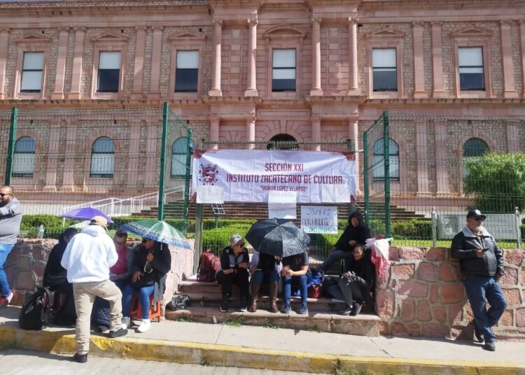 Trabajadores mantienen tomas del Instituto de Cultura, museos y Ciudadela del arte; no han recibido bono del Festival Cultural