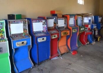 Decomisa FGR 39 máquinas tragamonedas irregulares en Pánuco