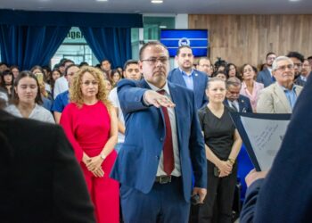 Rinde protesta el doctor Rosales, al frente de la Unidad Académica de Medicina Humana UAZ