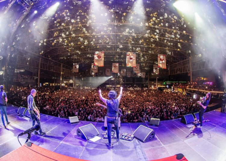 Caifanes dedica canción “Antes que nos olviden” a Madres Buscadoras de Zacatecas en la Fenaza 2025