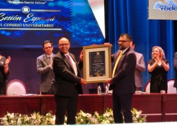 Ángel Román, rector de la UAZ, ofrece disculpas públicas por los agravios del ex rector