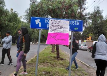 Segundo día de  conflicto en la Primaria Eulalia Guzmán; bloquean la García Salinas