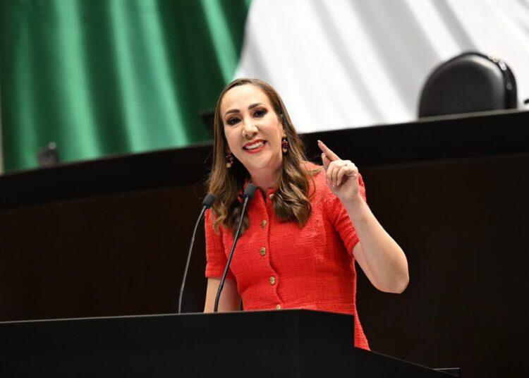 La distracción del Ejército en otras labores, lo pervirtió y hundió en el huachicol fiscal: Luna