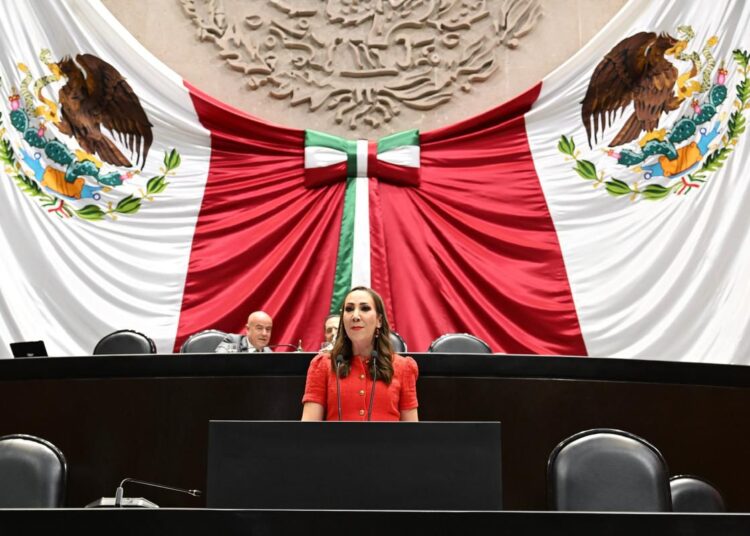 La distracción del Ejército en otras labores, lo pervirtió y hundió en el huachicol fiscal: Luna