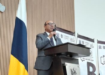 Se compromete rector Ángel Román a incorporar las propuestas de universitarios en el PDI