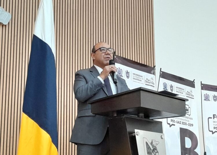 Se compromete rector Ángel Román a incorporar las propuestas de universitarios en el PDI