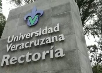 Ex miembros de la Junta de Gobierno de la UV demandan la renuncia del rector Martín Aguilar
