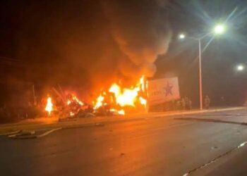 Queman 37 vehículos en 11 municipios zacatecanos, previo a comparecencia de secretario de Seguridad