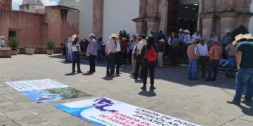 Agricultores piden apoyo a diputados para frenar Ley General de Aguas; afectará al campo