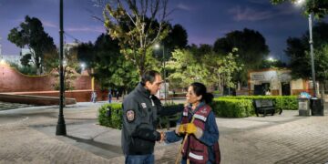 Supervisa alcalde guadalupense limpieza del Jardín Juarez e iluminación