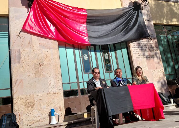 la SEZ vulnera los derechos de maestros; sigue el paro en la Normal Ávila Camacho: SNTE