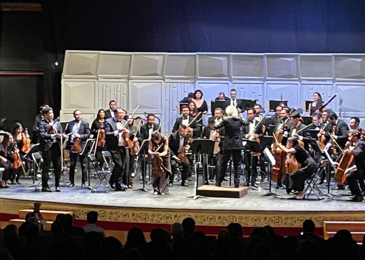 Brillante concierto de la Orquesta de Cámara de Zacatecas bajo la batuta del maestro Jooyong Ahn
