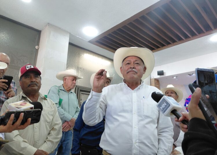 Ningún legislador nos sirve para resolver problemática en el campo, acusa líder de FNRC