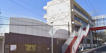 Maestros Cierran puertas de la Técnica 1 en solidaridad con su director y trabajadora social