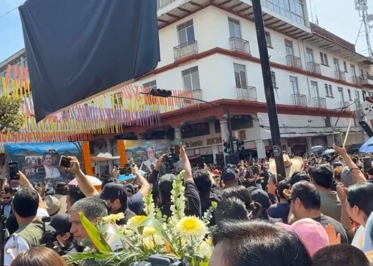 Código político: Apagaron su voz, no la lucha