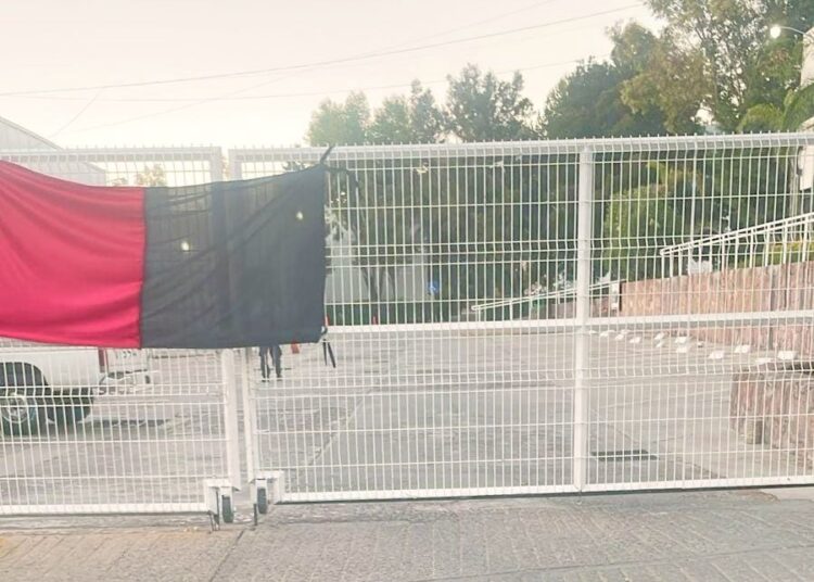 En riesgo el pago de quincena de diciembre a maestros por bloqueo a instalaciones