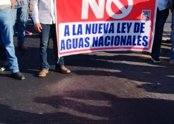 Jornaleros zacatecanos se suman a paro nacional y bloquean caseta