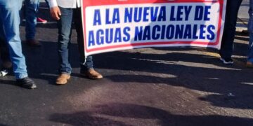 Jornaleros zacatecanos se suman a paro nacional y bloquean caseta