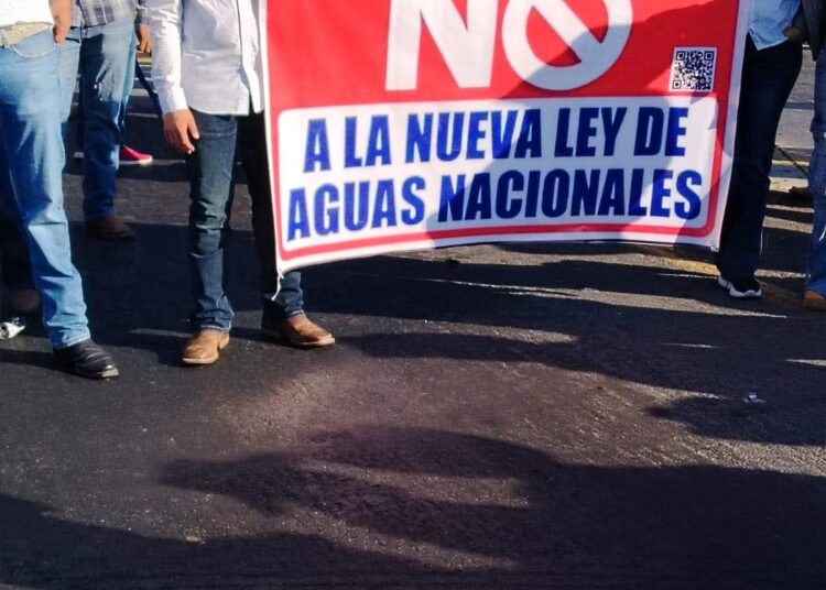 Jornaleros zacatecanos se suman a paro nacional y bloquean caseta