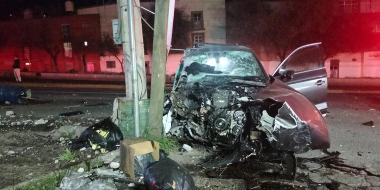 Aparatoso accidente en el bulevar metropolitano; joven pierde la vida