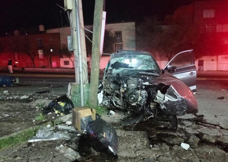 Aparatoso accidente en el bulevar metropolitano; joven pierde la vida