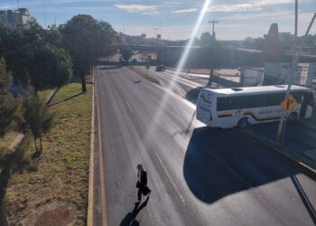 Estudiantes de la Normal San Marcos bloquean bulevar y acceso a la Secretaría de Educación