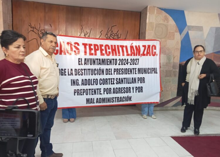 Regidores y funcionarios piden la intervención de la Legislatura en ayuntamiento Tepechitlán
