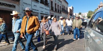 Les compran a $5 el kilo de frijol y el Precio de Garantía es de $27 pesos: Productores