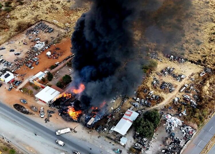 Incendio alerta a colonos de Guadalupe