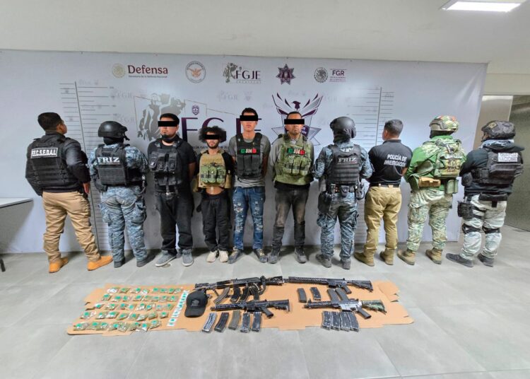 Capturan a cuatro miembros de cártel delictivo en Tabasco y confiscan armamento