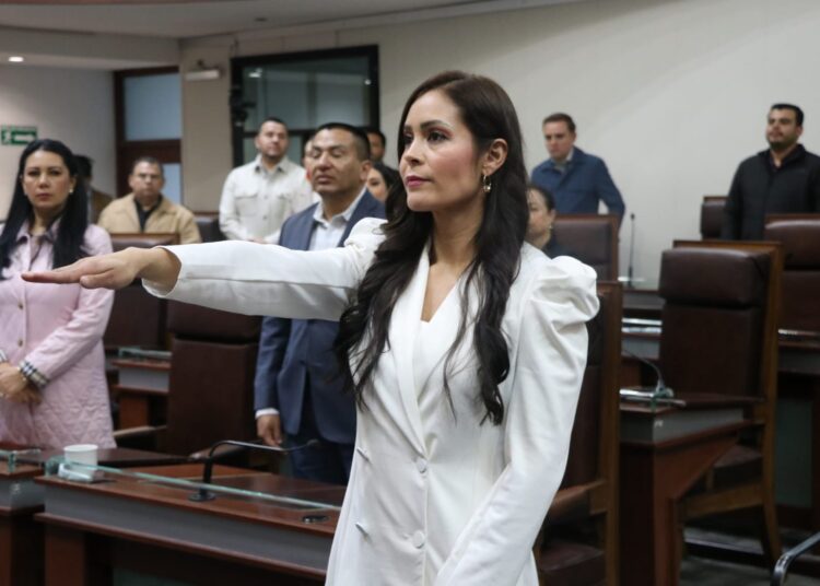 Rinde protesta Marisela Dimas por un segundo período en la CDHEZ
